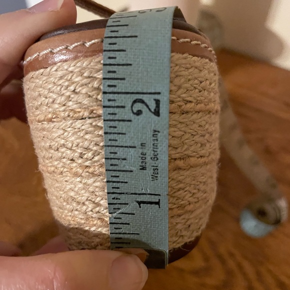 Clarks Artisan Collection Espadrilles, Wedges, 9.5 - Picture 11 of 12